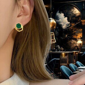 NEW - - 14K Gold Vermeil on 925 Sterling Silver Green Malachite Earrings